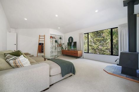 Photo of property in 2/15 Wernham Place, Northcote, Auckland, 0626