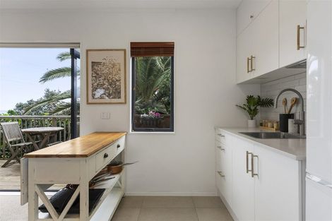 Photo of property in 333 Motutara Road, Muriwai, Waimauku, 0881