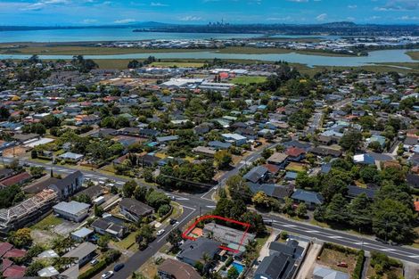 Photo of property in 1 Miltonia Avenue, Te Atatu South, Auckland, 0610