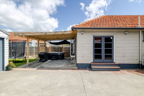 Photo of property in 84 Vogel Street, Roslyn, Palmerston North, 4414