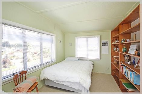 Photo of property in 3 Nash Parade, Foxton Beach, Foxton, 4815