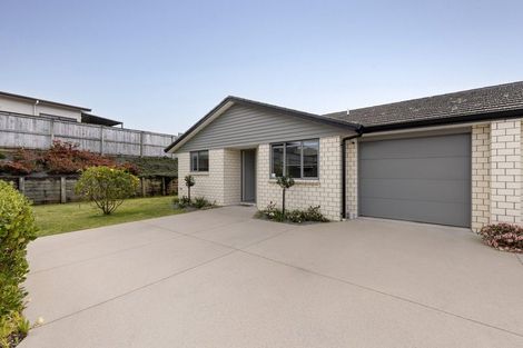Photo of property in Waterview Estate, 2/4 Greystone Place, Omokoroa, 3114