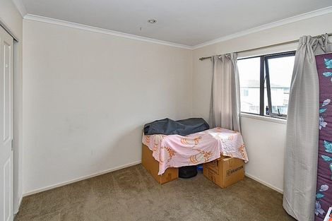Photo of property in 2 Staten Place, Mangere, Auckland, 2022