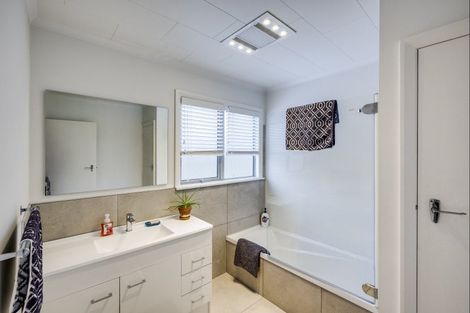 Photo of property in 9 Lowther Place, Taradale, Napier, 4112