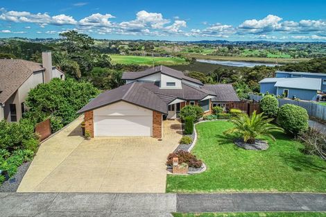 Photo of property in 32 Blue Heron Rise, Stanmore Bay, Whangaparaoa, 0932