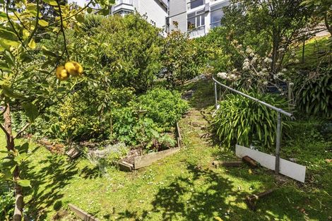 Photo of property in Fairmont Flats, 3c/20 Maarama Crescent, Aro Valley, Wellington, 6021