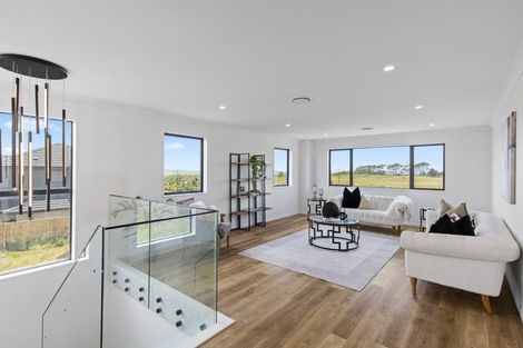 Photo of property in 75 Mutetai Road, Clarks Beach, 2122