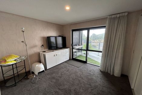 Photo of property in 6 Mataraki Place, Wanaka, 9305