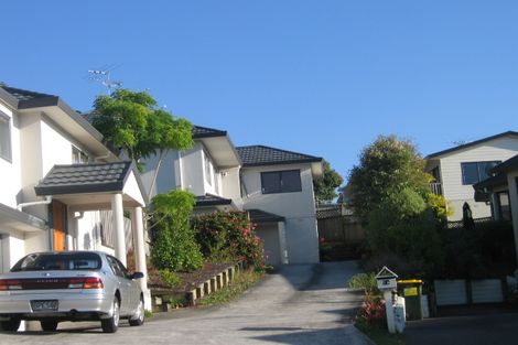 Photo of property in 2/9 Mossop Rise, Glenfield, Auckland, 0629