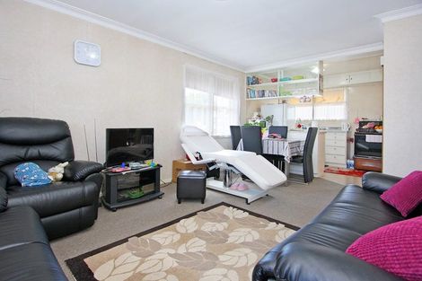 Photo of property in 2/100 Coronation Road, Papatoetoe, Auckland, 2025
