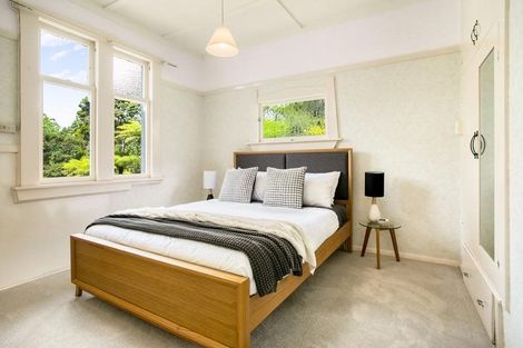 Photo of property in 2 Otitori Bay Road, Titirangi, Auckland, 0604