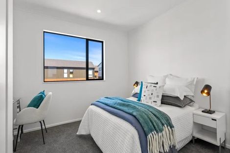 Photo of property in 16 Hema Road, Hobsonville, 0616