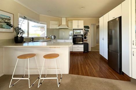 Photo of property in 2 Grevillea Place, Mount Maunganui, 3116