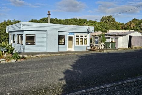 Photo of property in 7 Kowhai Street, Kaka Point, Balclutha, 9271