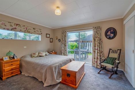 Photo of property in 16 Easton Way, Levin, 5510