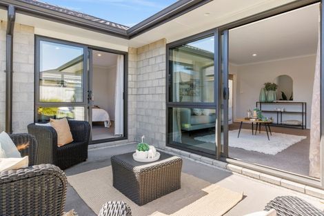 Photo of property in 11 Kahuparere Crescent, Pyes Pa, Tauranga, 3112