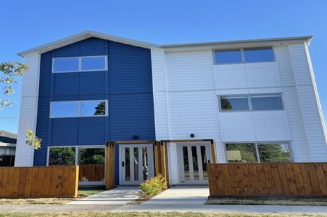 Photo of property in 2/8 Yeovil Road, Te Atatu Peninsula, Auckland, 0610