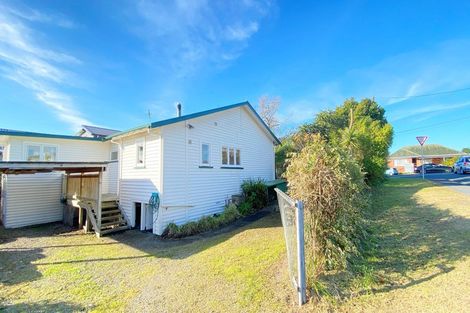 Photo of property in 122 Rathgar Road, Henderson, Auckland, 0610