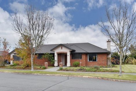 Photo of property in 2 Ross Place, Northwood, Christchurch, 8051