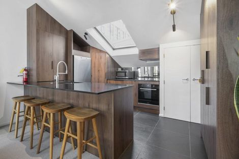 Photo of property in Courtenay Mews Apartments, 18/14u Alpha Street, Te Aro, Wellington, 6011