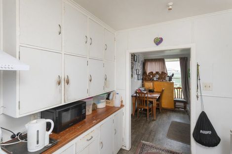 Photo of property in 11 Cambridge Terrace, Kaiti, Gisborne, 4010