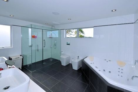 Photo of property in 34a Ocean View Road, Milford, Auckland, 0620