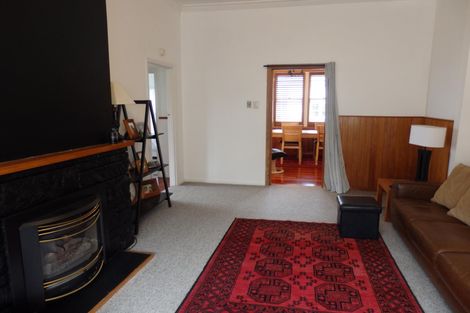 Photo of property in 16 Queen Street, Cambridge, 3434