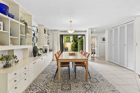 Photo of property in Highwic, 32u1 Hobson Street, Thorndon, Wellington, 6011