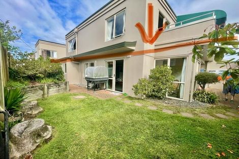 Photo of property in 2/28 Third Avenue, Tauranga, 3110