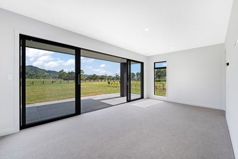 Photo of property in 22 Riverside Way, Clevedon, 2585