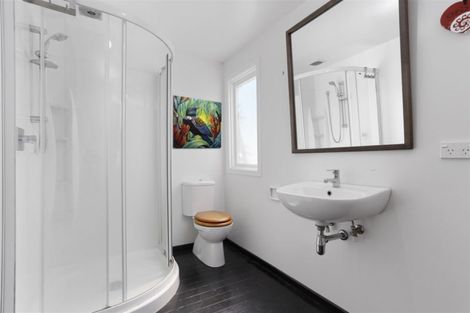 Photo of property in 82 Taikata Road, Te Atatu Peninsula, Auckland, 0610