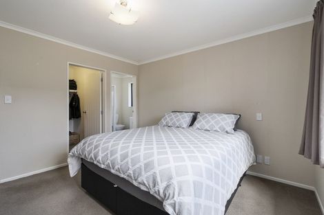 Photo of property in 33 Geneva Terrace, Kelvin Grove, Palmerston North, 4414