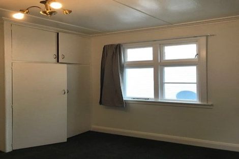 Photo of property in 46 Queens Drive, Lyall Bay, Wellington, 6022