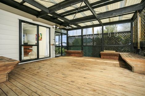 Photo of property in 4 Sevilla Place, Unsworth Heights, Auckland, 0632