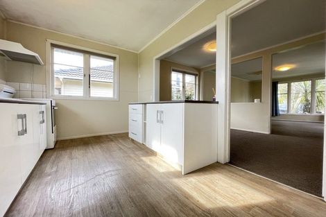 Photo of property in 12 Norma Avenue, Te Atatu South, Auckland, 0610