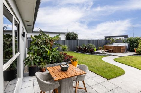 Photo of property in 23 Rakaia Way, Poraiti, Napier, 4112
