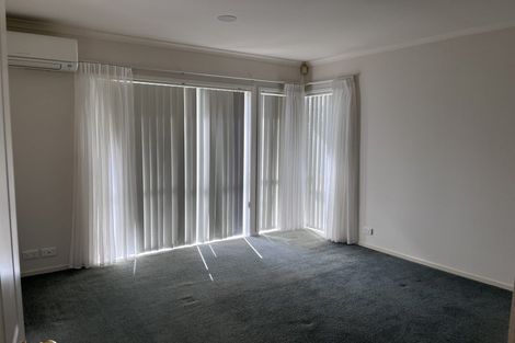 Photo of property in 3 Russett Grove, Henderson, Auckland, 0612