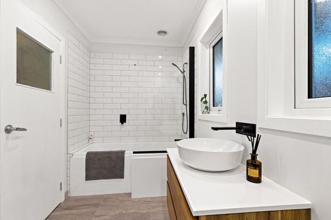 Photo of property in 67 Roberts Road, Te Atatu South, Auckland, 0610