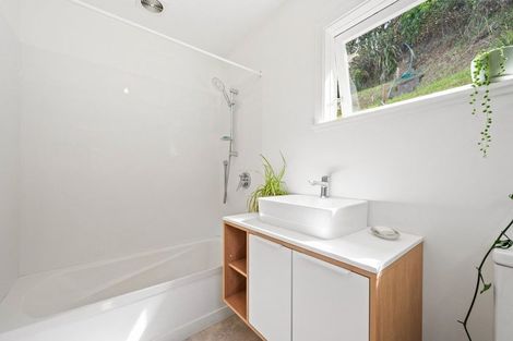 Photo of property in 76 Maupuia Road, Maupuia, Wellington, 6022