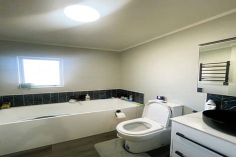 Photo of property in 1 Laredo Grove, Totara Park, Upper Hutt, 5018
