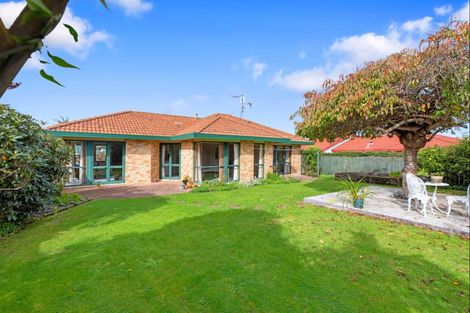 Photo of property in 122 Russley Drive, Mount Maunganui, 3116