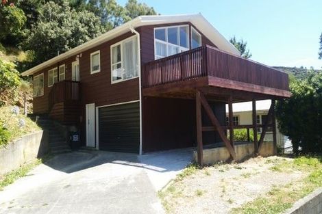 Photo of property in 19 Holmes Grove, Naenae, Lower Hutt, 5011
