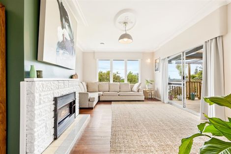 Photo of property in 10 Murray Road, Te Atatu Peninsula, Auckland, 0610