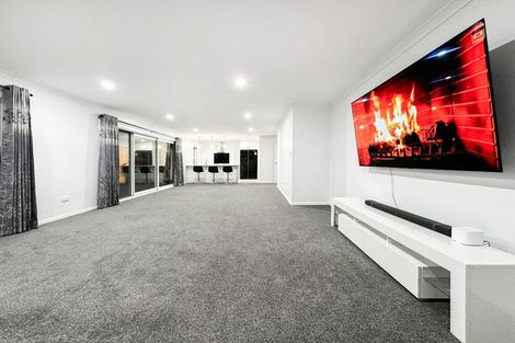 Photo of property in 8 Clonbunny Close, Rolleston, 7614