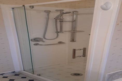 Photo of property in 2/701 Roberts Street, Hastings, 4122