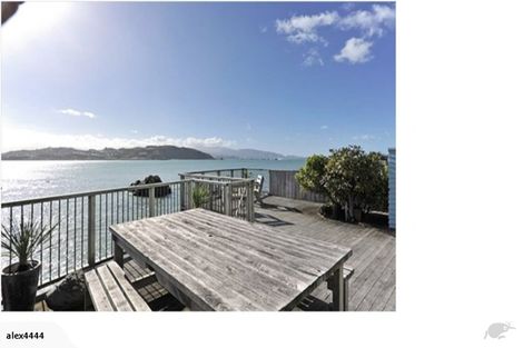 Photo of property in 255 Queens Drive, Lyall Bay, Wellington, 6022
