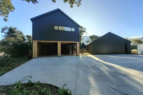 Photo of property in 2 Scott Street, Moturoa, New Plymouth, 4310