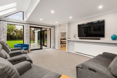 Photo of property in 7 Glandovey Road, Fendalton, Christchurch, 8052