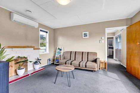 Photo of property in 31 Paritutu Road, Spotswood, New Plymouth, 4310