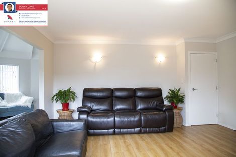 Photo of property in 1 Larkspur Court, The Gardens, Auckland, 2105